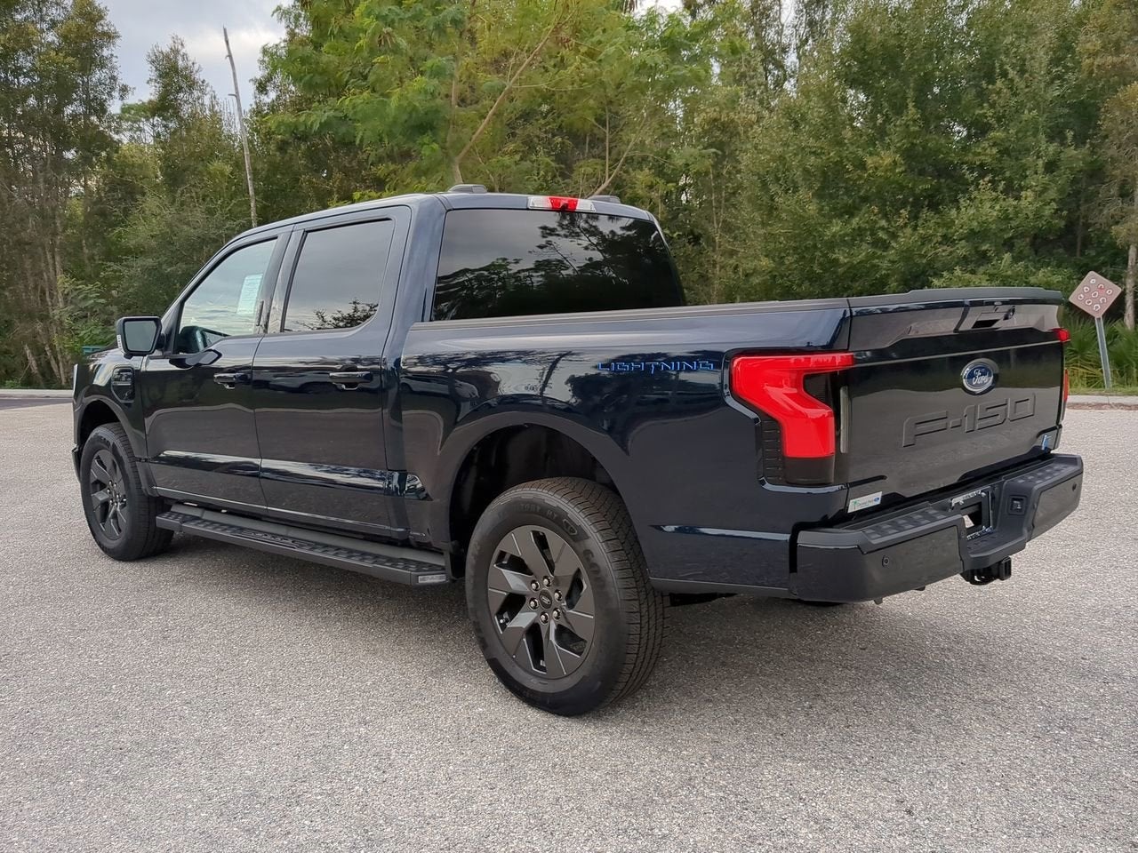 2023 Ford F-150 Lightning XLT