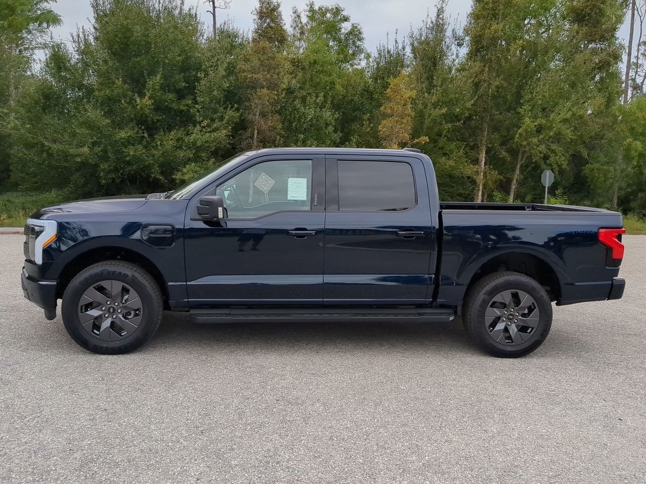 2023 Ford F-150 Lightning XLT