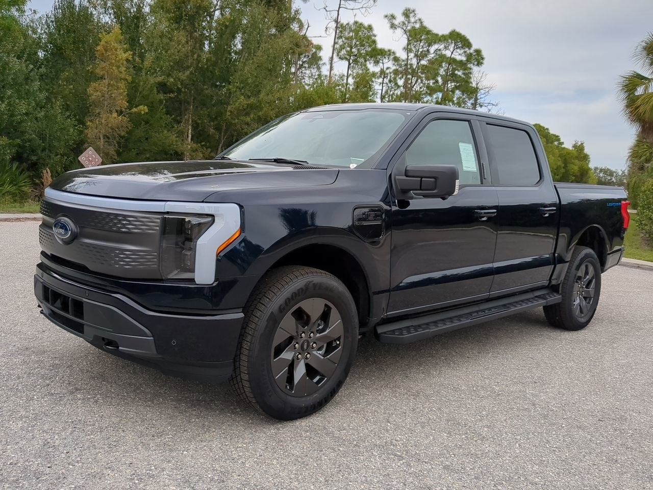 2023 Ford F-150 Lightning XLT