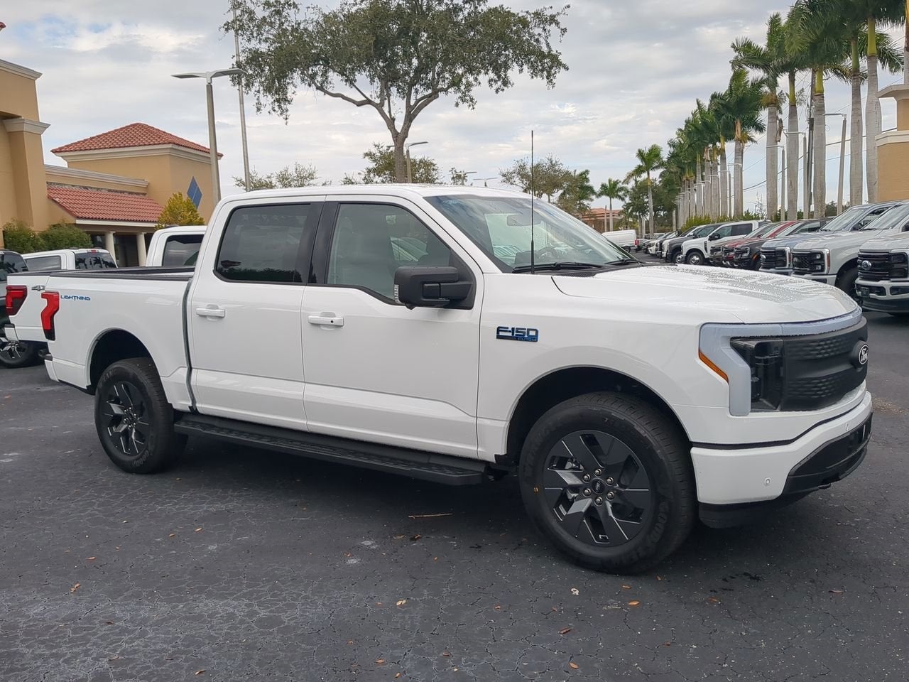 2025 Ford F-150 Lightning Flash