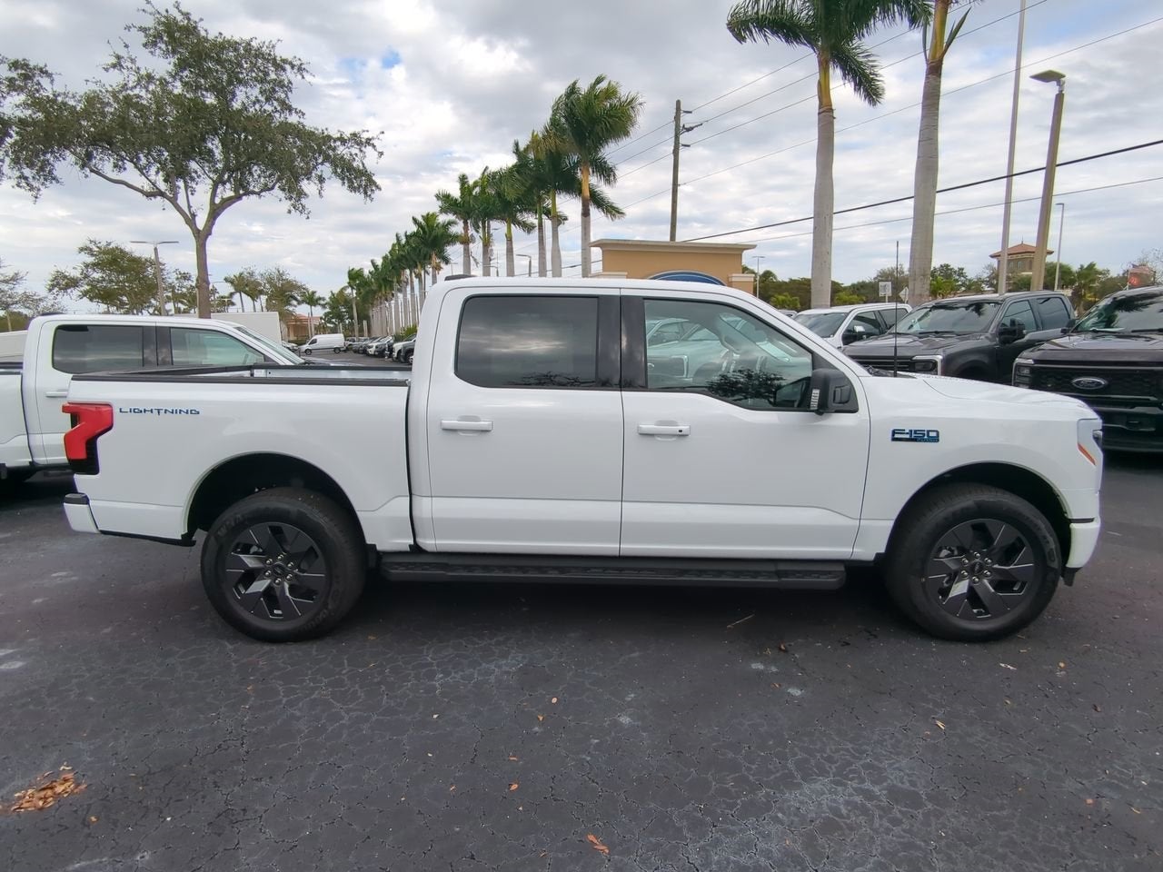 2025 Ford F-150 Lightning Flash