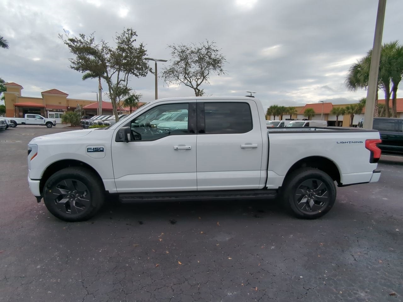 2025 Ford F-150 Lightning Flash