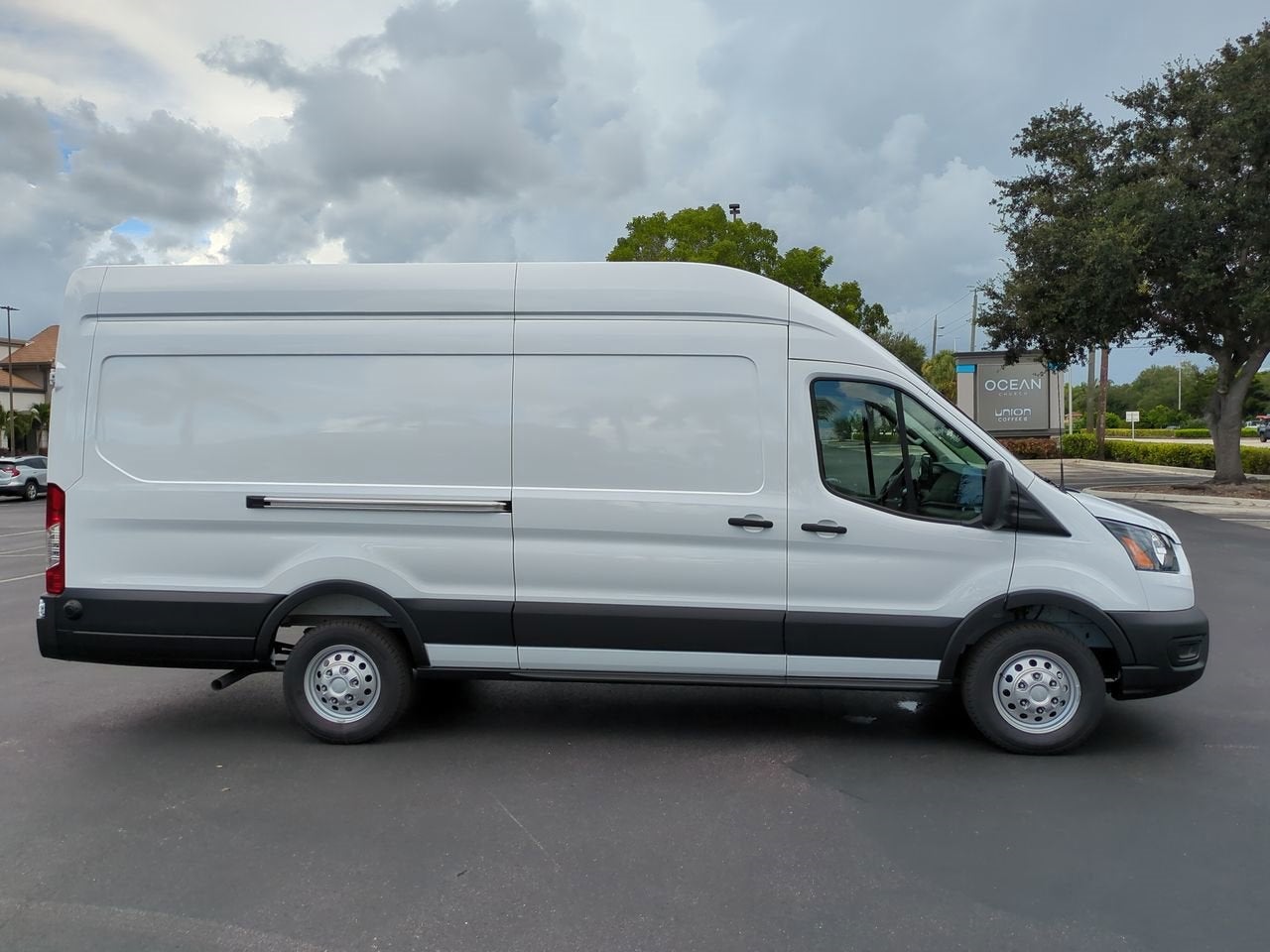 2025 Ford Transit-350 Base