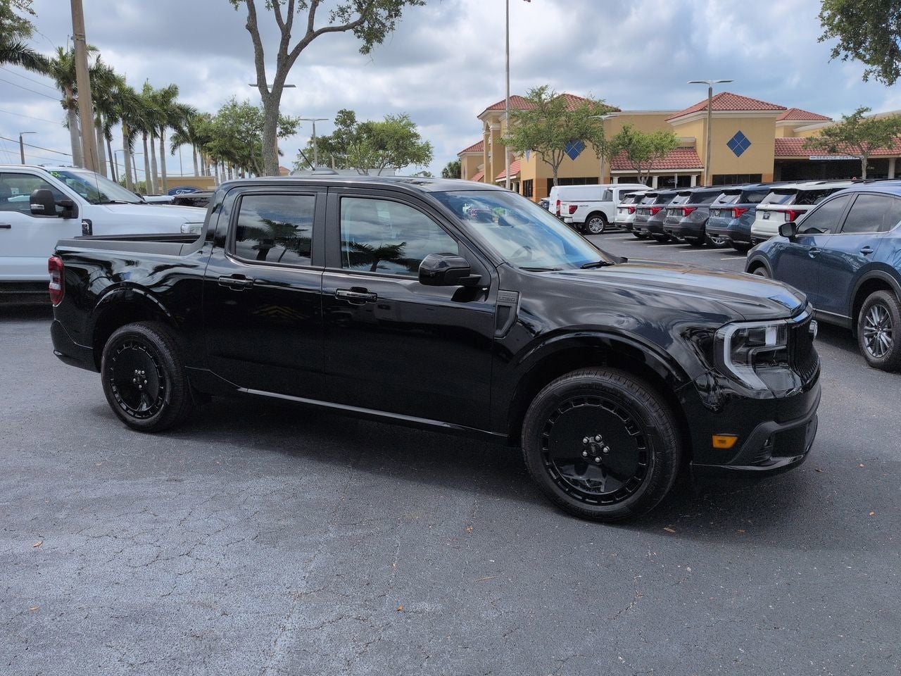 2026 Ford Maverick Lobo Standard