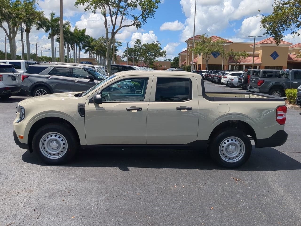 2025 Ford Maverick XL